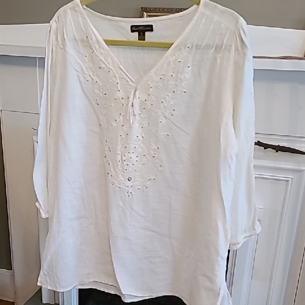 Magnolia White Embroidered Blouse